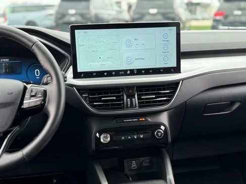 Used 2025 Ford Escape Platinum image 20