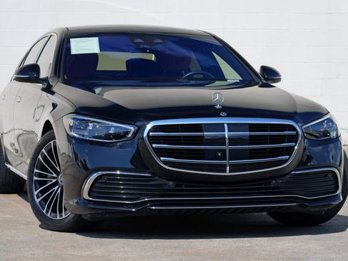 Used 2024 Mercedes-Benz S 580e 4MATIC Sedan image 4