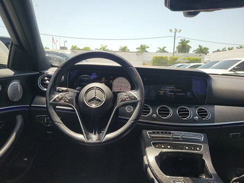 Used 2023 Mercedes-Benz E 350 4MATIC Sedan image 20