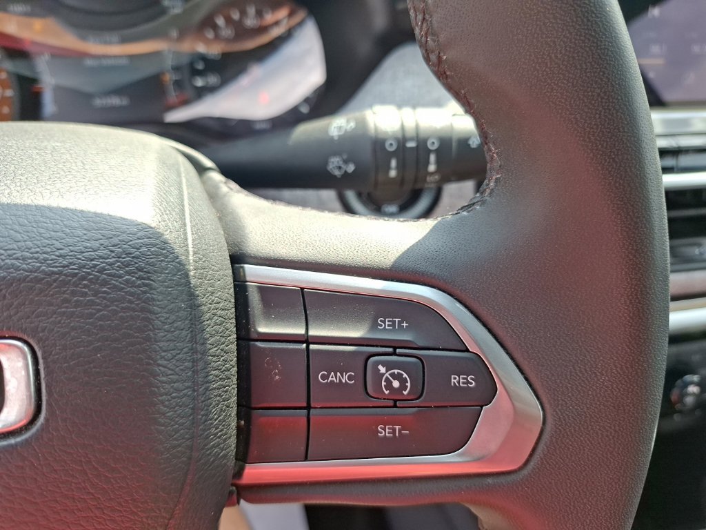Used 2024 Jeep Compass Latitude AWD/4WD image 19