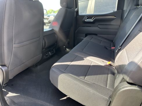 Used 2025 Chevrolet Silverado 1500 LT RWD image 9