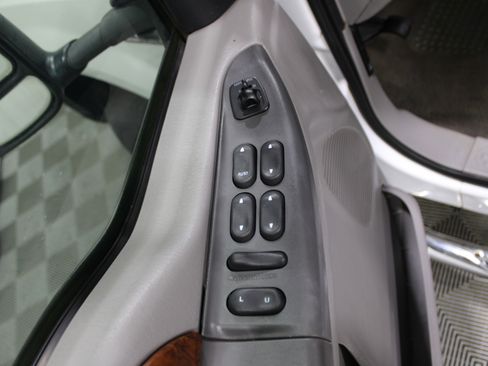 Used 2001 Ford F250 Lariat image 6