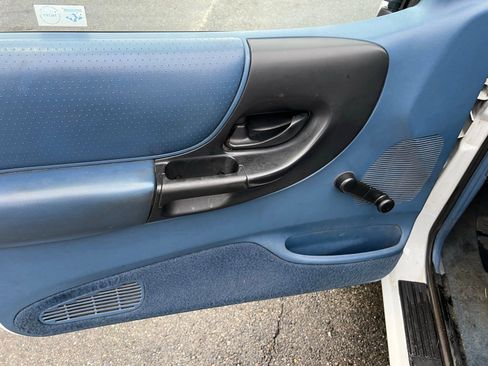 Used 1997 Ford Ranger XL image 10