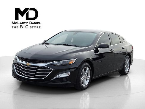 Used 2022 Chevrolet Malibu LS image 2