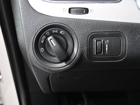 Used 2020 Dodge Journey SE w/ Blacktop Package FWD image 21