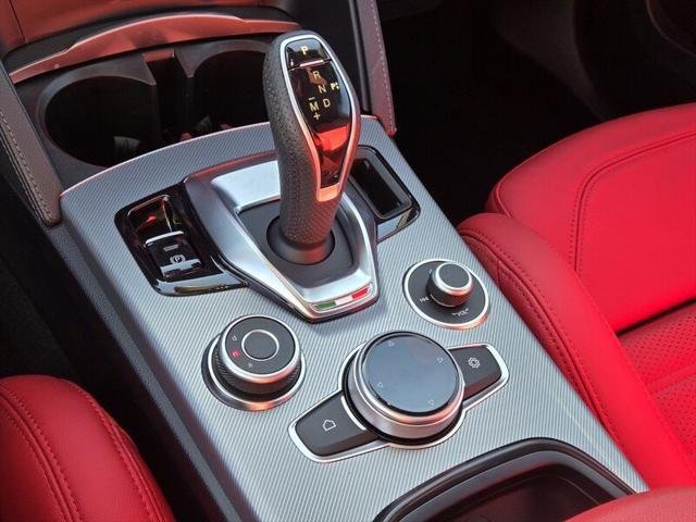 New 2025 Alfa Romeo Stelvio Sprint AWD/4WD image 28