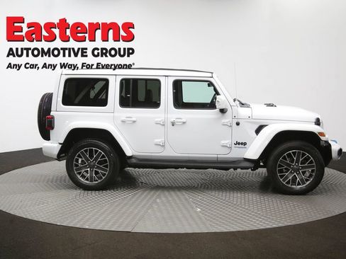 Used 2022 Jeep Wrangler Unlimited Sahara image 47