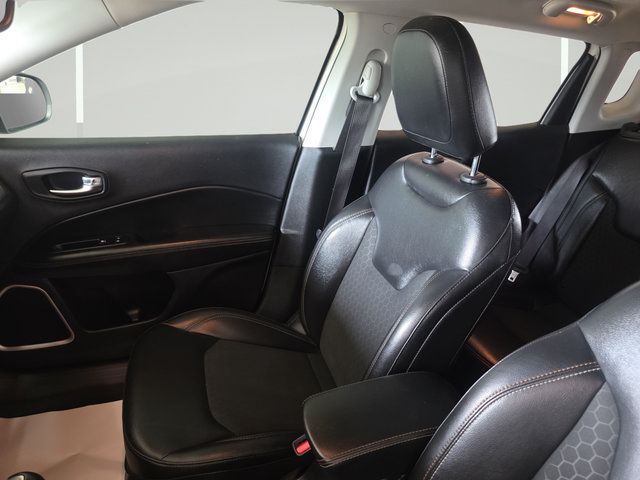 Used 2019 Jeep Compass Latitude w/ Cold Weather Group AWD/4WD image 22