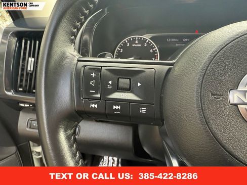 Used 2025 Nissan Pathfinder SV image 20