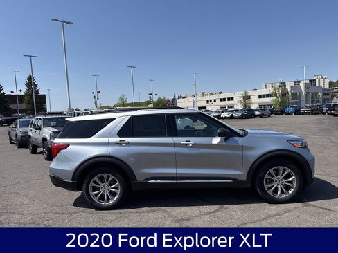 Used 2020 Ford Explorer XLT w/ Equipment Group 202A AWD/4WD image 6