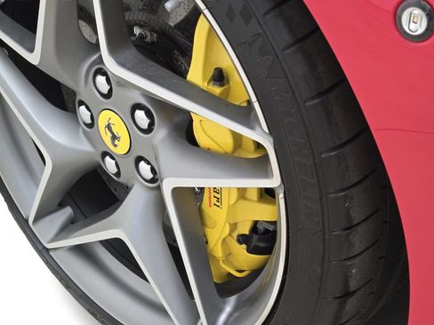 Used 2020 Ferrari F8 Tributo RWD image 14