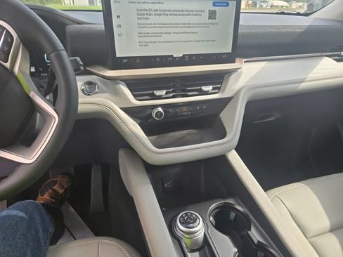 New 2026 Ford Explorer Active w/ Active Comfort Package RWD image 10