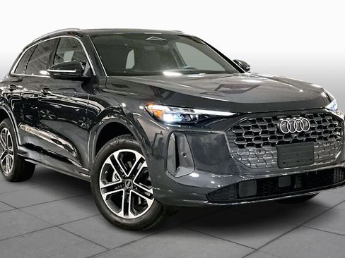 New 2025 Audi Q5 Premium Plus image 2