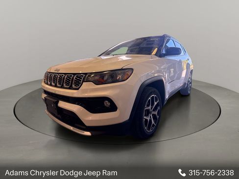 Used 2025 Jeep Compass Limited AWD/4WD image 3