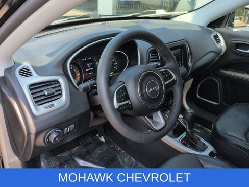 Used 2021 Jeep Compass Latitude AWD/4WD image 10