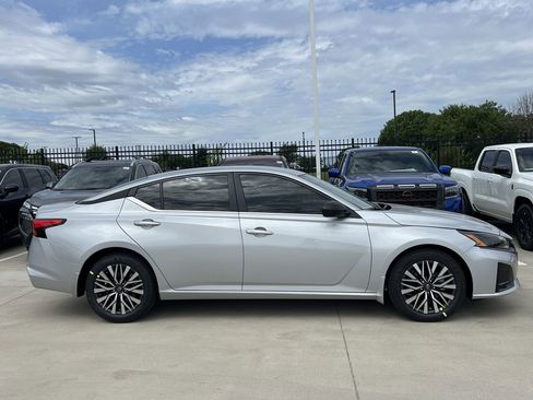 New 2026 Nissan Altima 2.5 SV FWD image 3