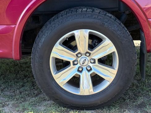 Used 2015 Ford F150 Platinum w/ Equipment Group 701A Luxury AWD/4WD image 4