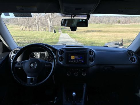 Used 2015 Volkswagen Tiguan SE image 5