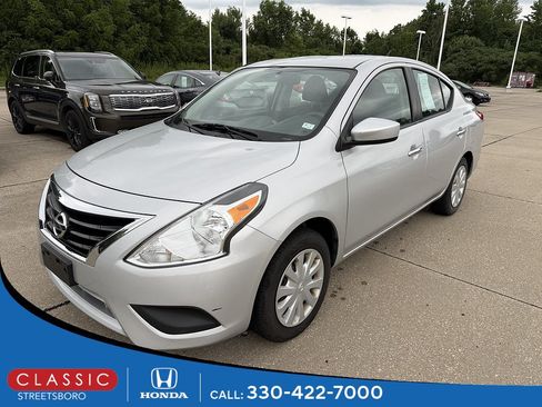 Used 2017 Nissan Versa SV FWD image 1