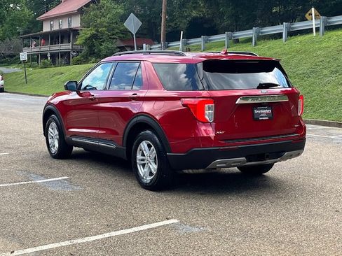 Used 2020 Ford Explorer XLT w/ Equipment Group 202A AWD/4WD image 23