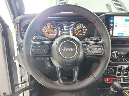 Used 2024 Jeep Wrangler Unlimited Rubicon AWD/4WD image 22