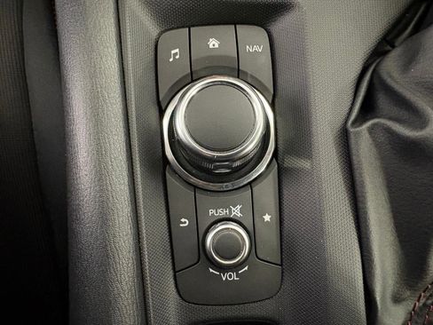 Used 2018 MAZDA MX-5 Miata Club image 23