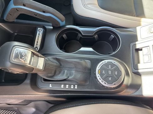Used 2023 Ford Bronco Wildtrak AWD/4WD image 15