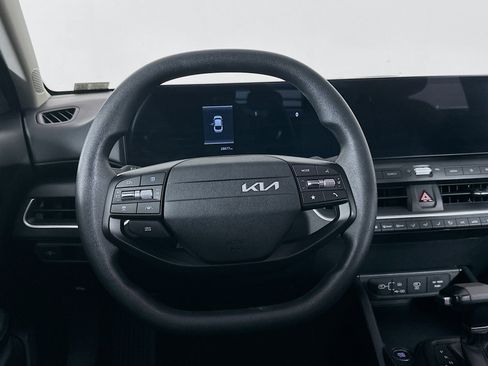 Used 2025 Kia K4 FWD image 18