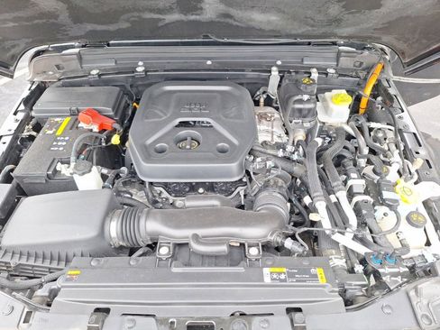 Used 2023 Jeep Wrangler Unlimited Sahara image 30