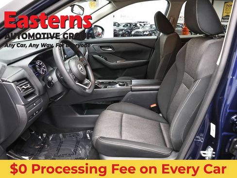 Used 2024 Nissan Rogue SV AWD/4WD image 13