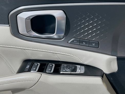 Used 2022 Kia Sorento SX FWD image 14