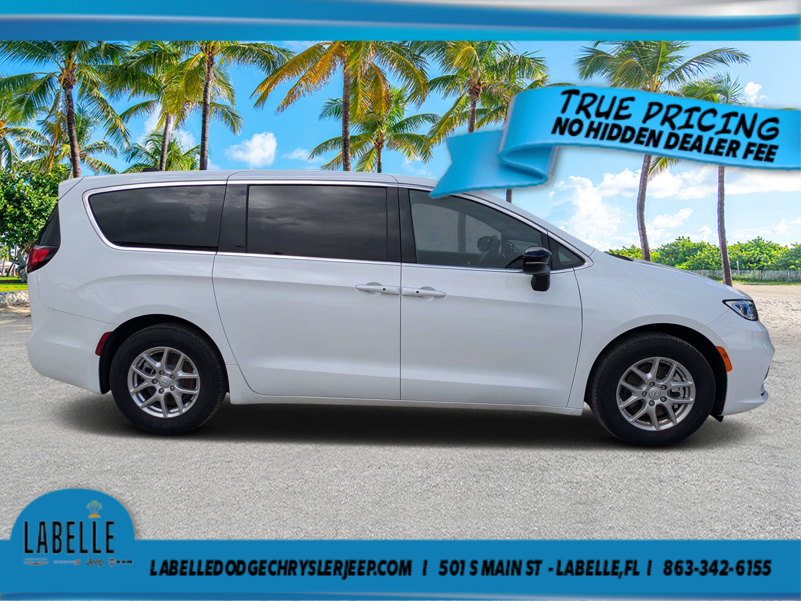 Used 2026 Chrysler Pacifica Select FWD image 2