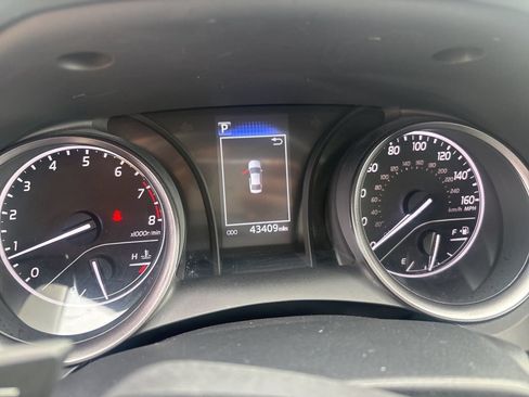 Used 2024 Toyota Camry SE FWD image 13