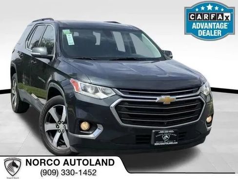 Used 2021 Chevrolet Traverse LT w/ LT Premium Package FWD image 1