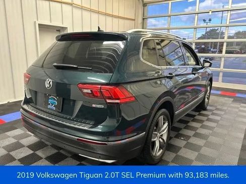 Used 2019 Volkswagen Tiguan SEL Premium AWD/4WD image 3