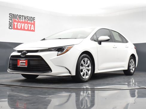 Used 2024 Toyota Corolla LE FWD image 30
