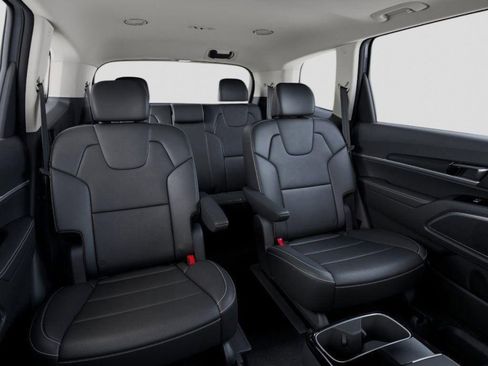 Used 2025 Kia Telluride S AWD/4WD image 16