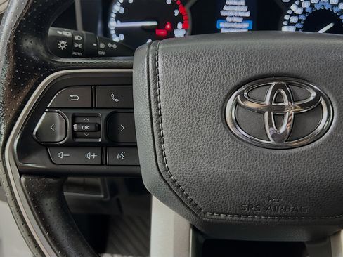 Used 2025 Toyota Tundra SR5 w/ SR5 Convenience Package AWD/4WD image 19