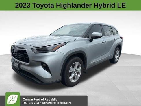 Used 2023 Toyota Highlander LE image 1