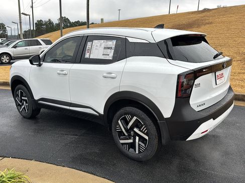 New 2026 Nissan Kicks SV w/ SV Premium Package image 3