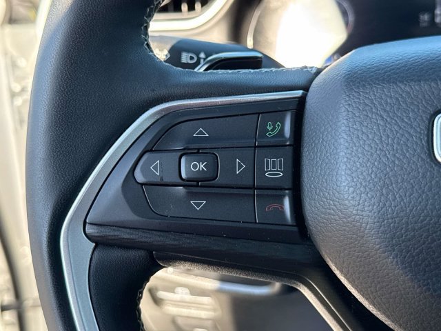 Used 2024 Jeep Grand Cherokee Altitude AWD/4WD image 26