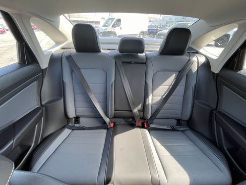 Used 2025 Volkswagen Jetta SE image 39