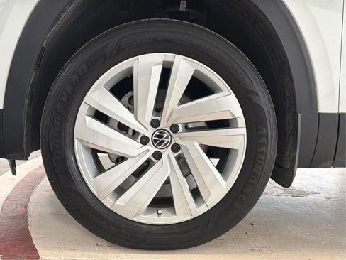 Used 2022 Volkswagen Atlas Cross Sport SE image 13