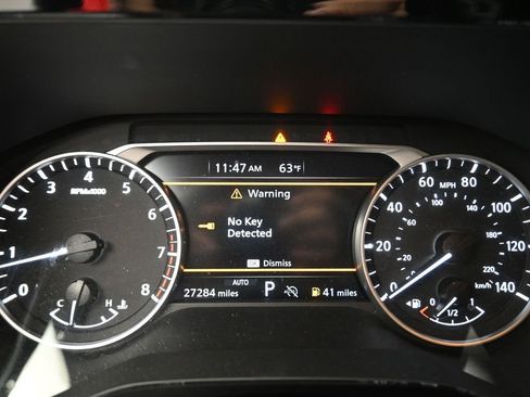 Used 2025 Nissan Pathfinder SV image 10