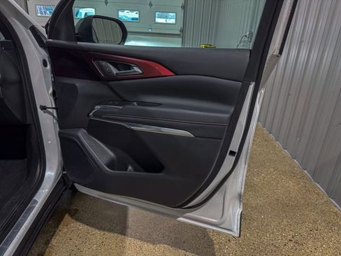 Used 2024 Chevrolet Traverse Z71 image 26