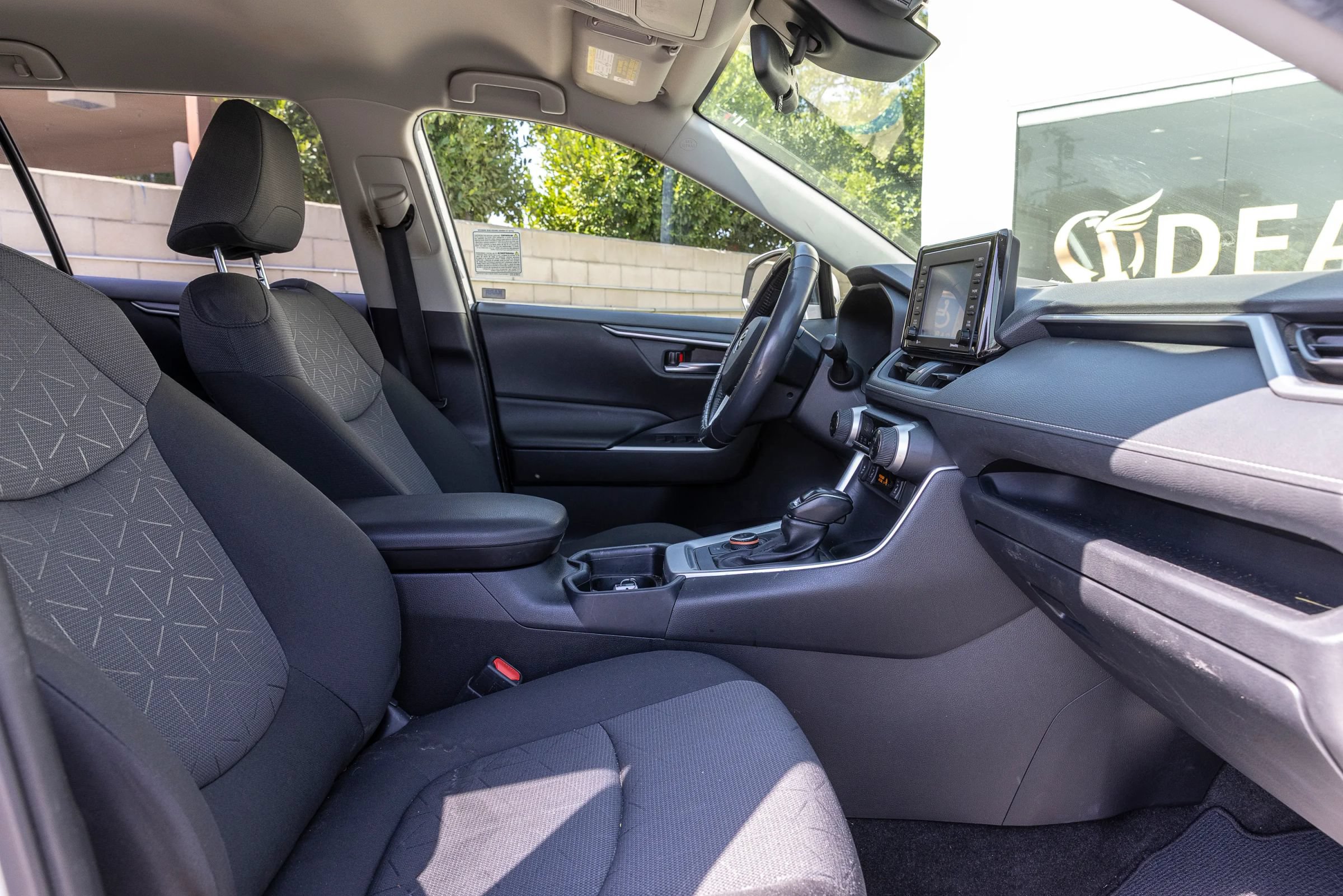 Used 2021 Toyota RAV4 XLE w/ XLE Grade Weather Package AWD/4WD image 25