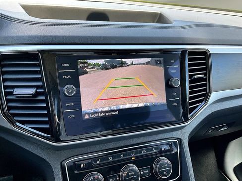 Used 2023 Volkswagen Atlas SE w/ Panoramic Sunroof Package AWD/4WD image 18
