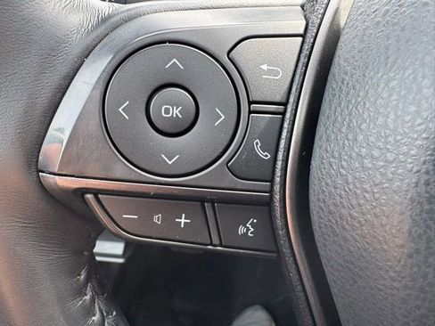 Used 2021 Toyota Camry SE w/ Cold Weather Package image 25