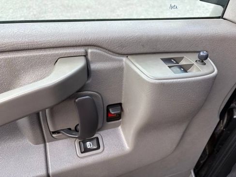 Used 2019 Chevrolet Express 2500 w/ Driver Convenience Package RWD image 10
