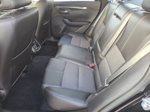 Used 2019 Chevrolet Impala LT w/ LT Convenience Package image 12